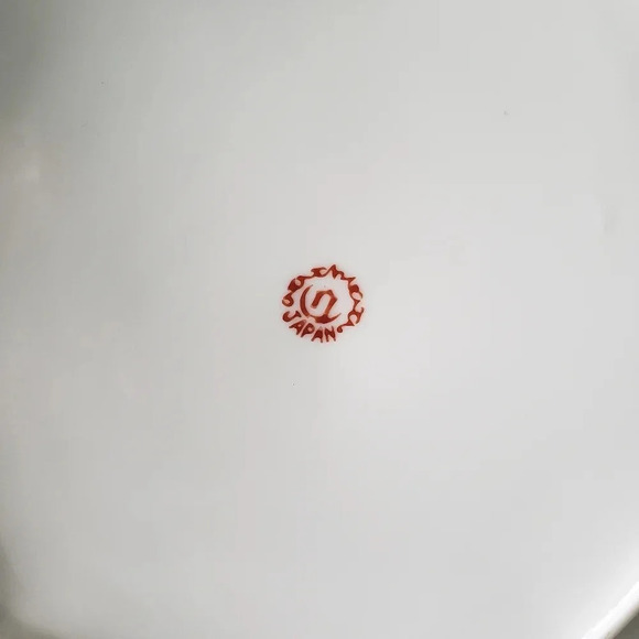 Vintage Porcelain Teapot Yellow/White in Canton Rose Pattern. - Picture 10 of 12